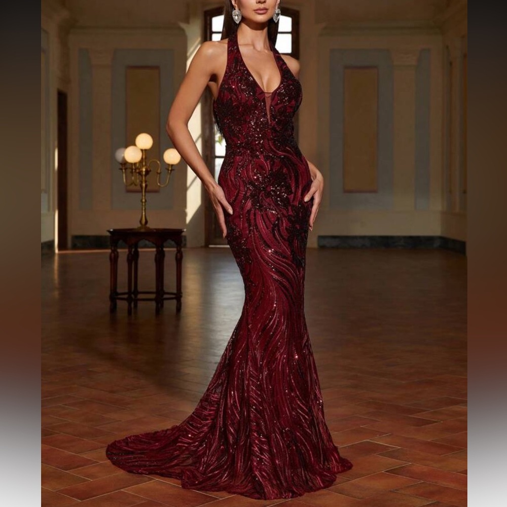 Luxe mermaid hem halter sequins party dress